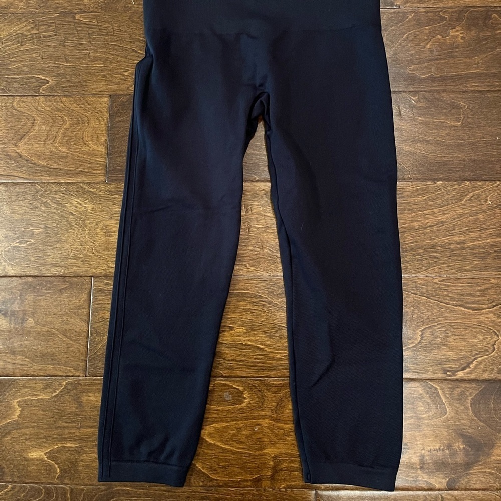 Spanx *Like New* Cropped Leggings Size XL - Picture 6 of 11